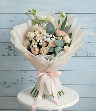 Букет цветов из:  Розы и Лизиантусы в Захарково