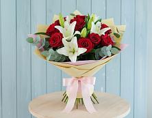 Букет цветов из:  Лилии и Розы в Захарково