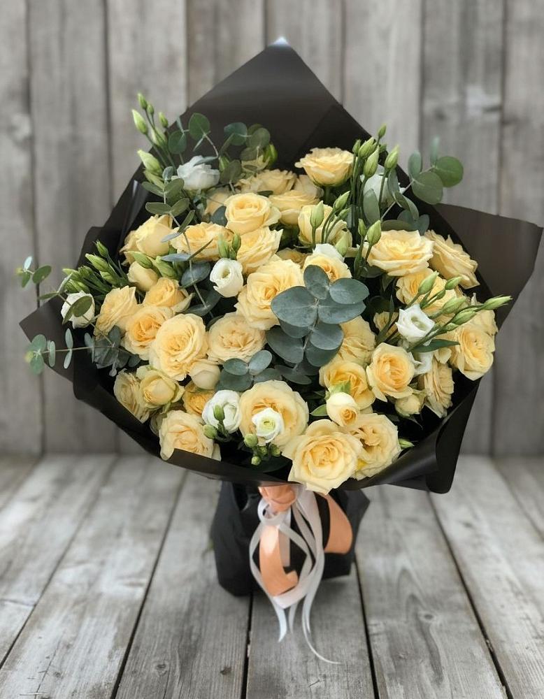 Букет цветов из: Розы и Лизиантусы в Захарково