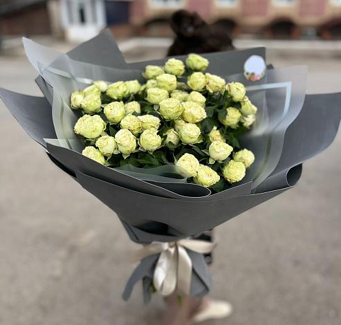 Букет Белые кустовые розы Солинеро в Захарково