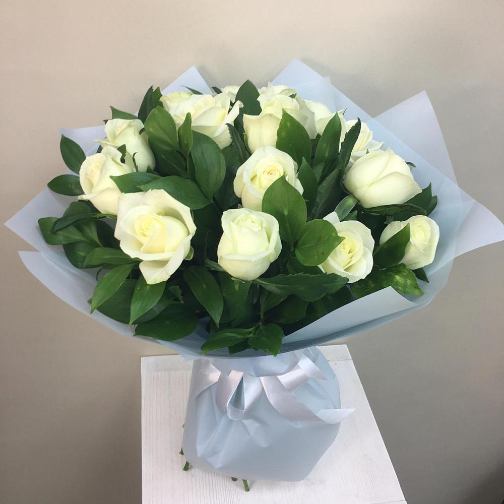 Букет 15 Белых роз Проуд в Захарково