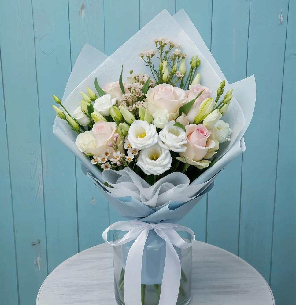 Букет цветов из: Розы и Лизиантусы в Захарково