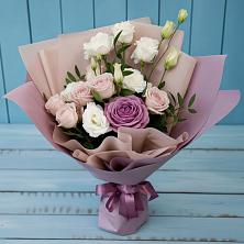 Букет цветов из:  Розы и Лизиантусы в Захарково