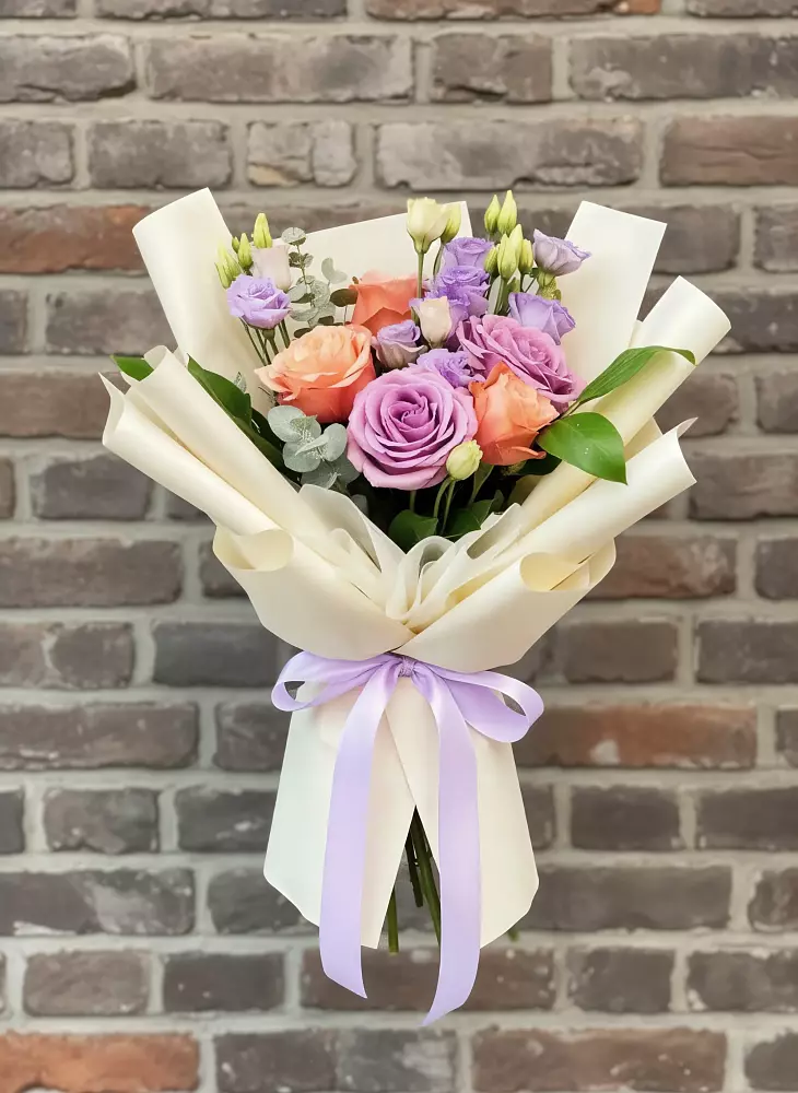 Букет цветов из: Лизиантусы и Розы в Захарково