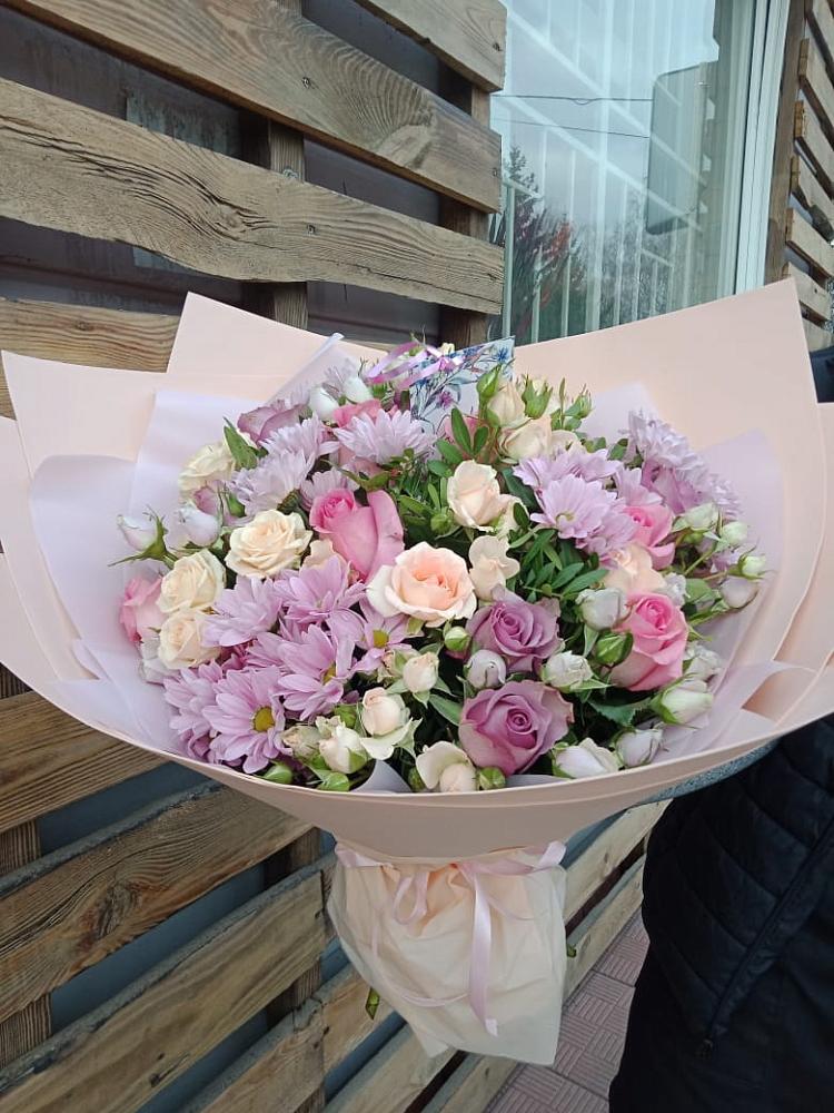 Букет цветов из: Розы и Хризантемы в Захарково