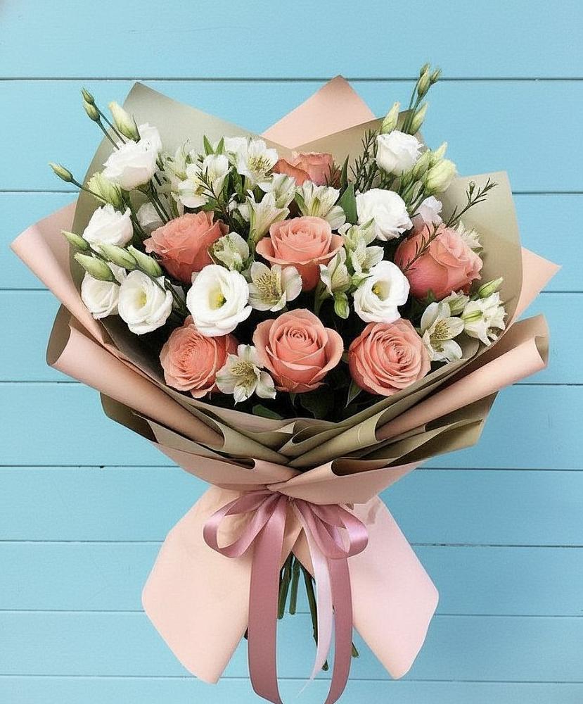 Букет цветов из: Розы, Альстромерии и Лизиантусы в Захарково