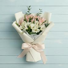 Букет цветов из:  Альстромерии в Захарково