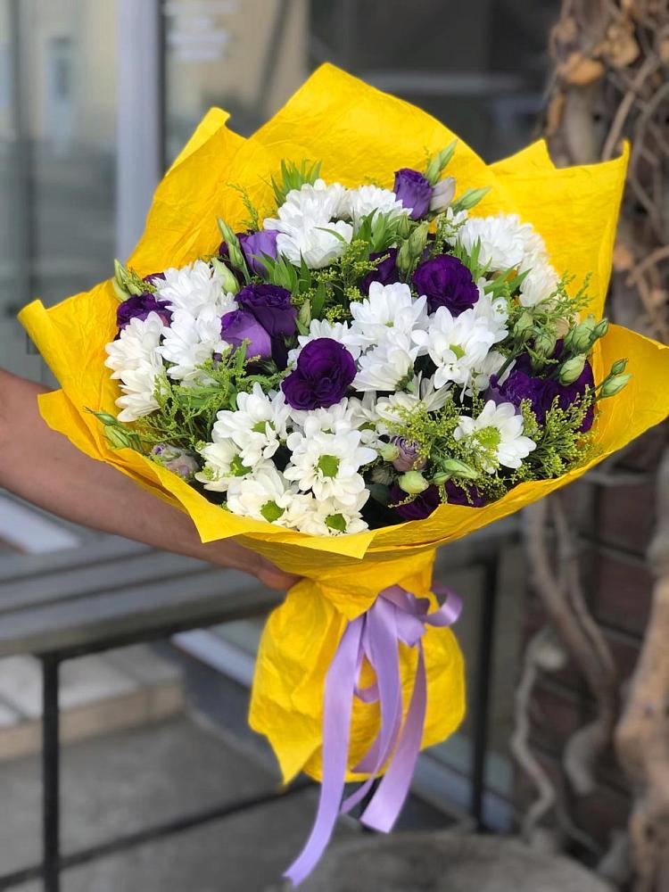 Букет цветов из: Ирисы, Хризантемы и Ромашки в Захарково