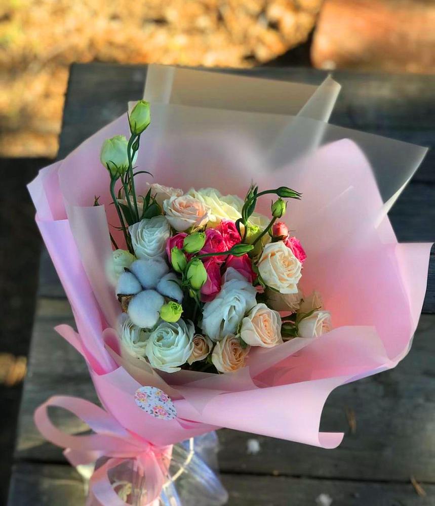 Букет цветов из: Розы и Лизиантусы в Захарково