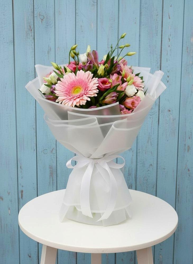 Букет цветов из: Герберы, Альстромерии и Лизиантусы в Захарково