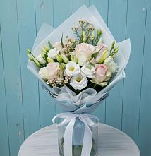 Букет цветов из:  Розы и Лизиантусы в Захарково