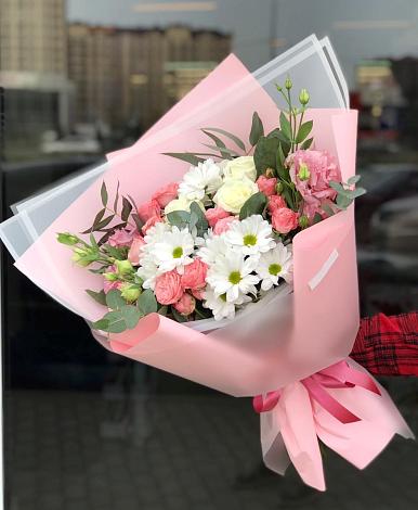 Букет цветов из: Розы, Лизиантусы и Хризантемы в Захарково