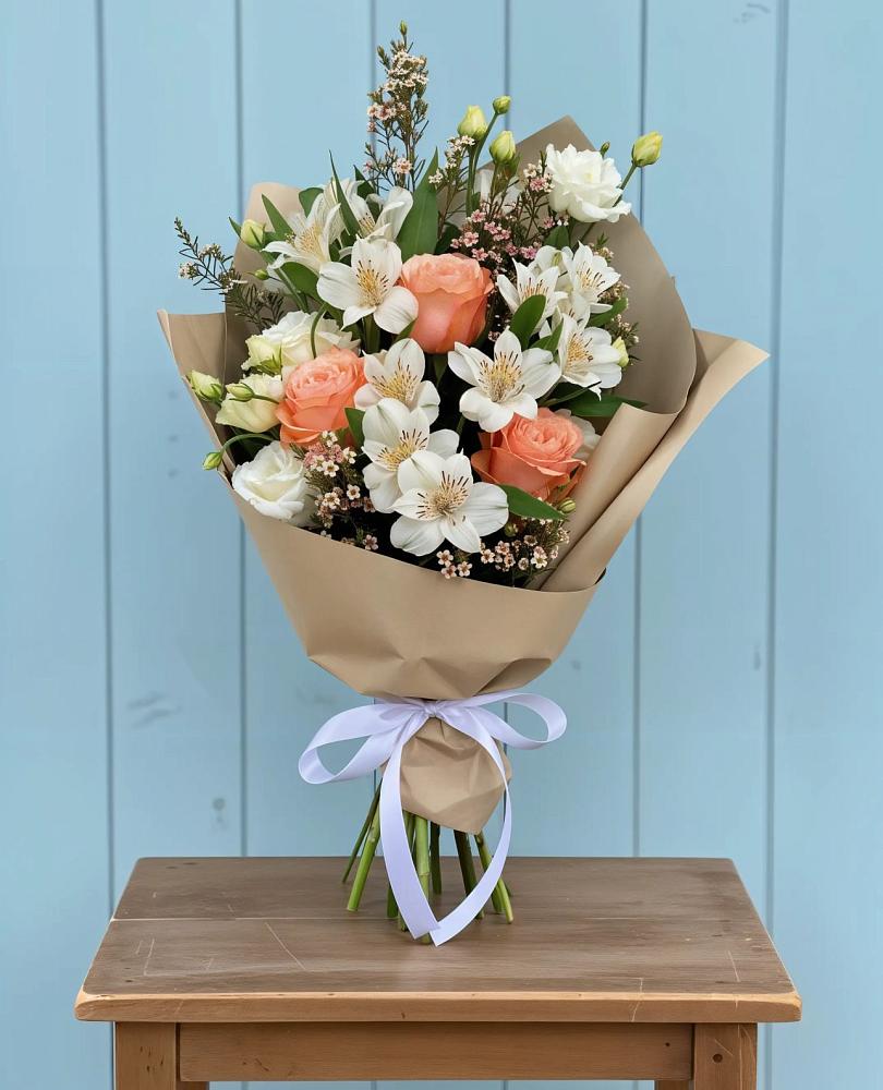 Букет цветов из: Альстромерии, Лизиантусы, Розы и Хризантемы в Захарково