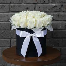 Цветочная композиция из Розы в шляпной коробке в Захарково