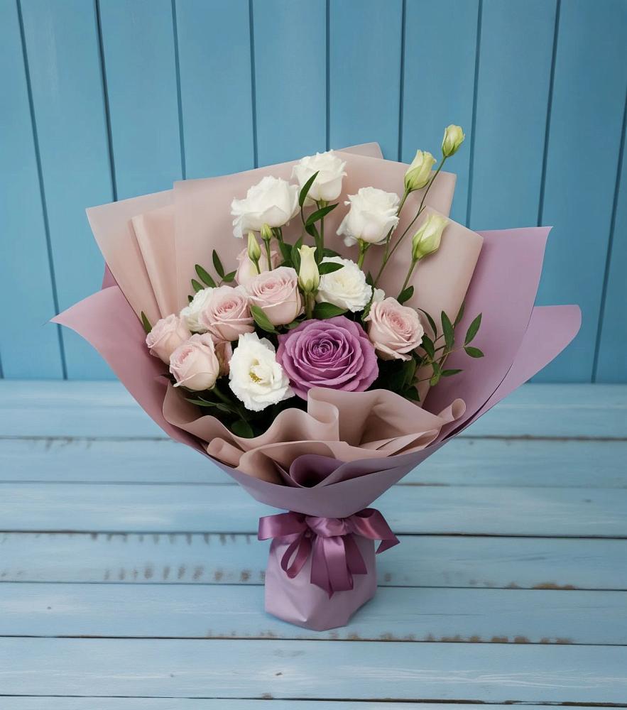 Букет цветов из: Розы и Лизиантусы в Захарково